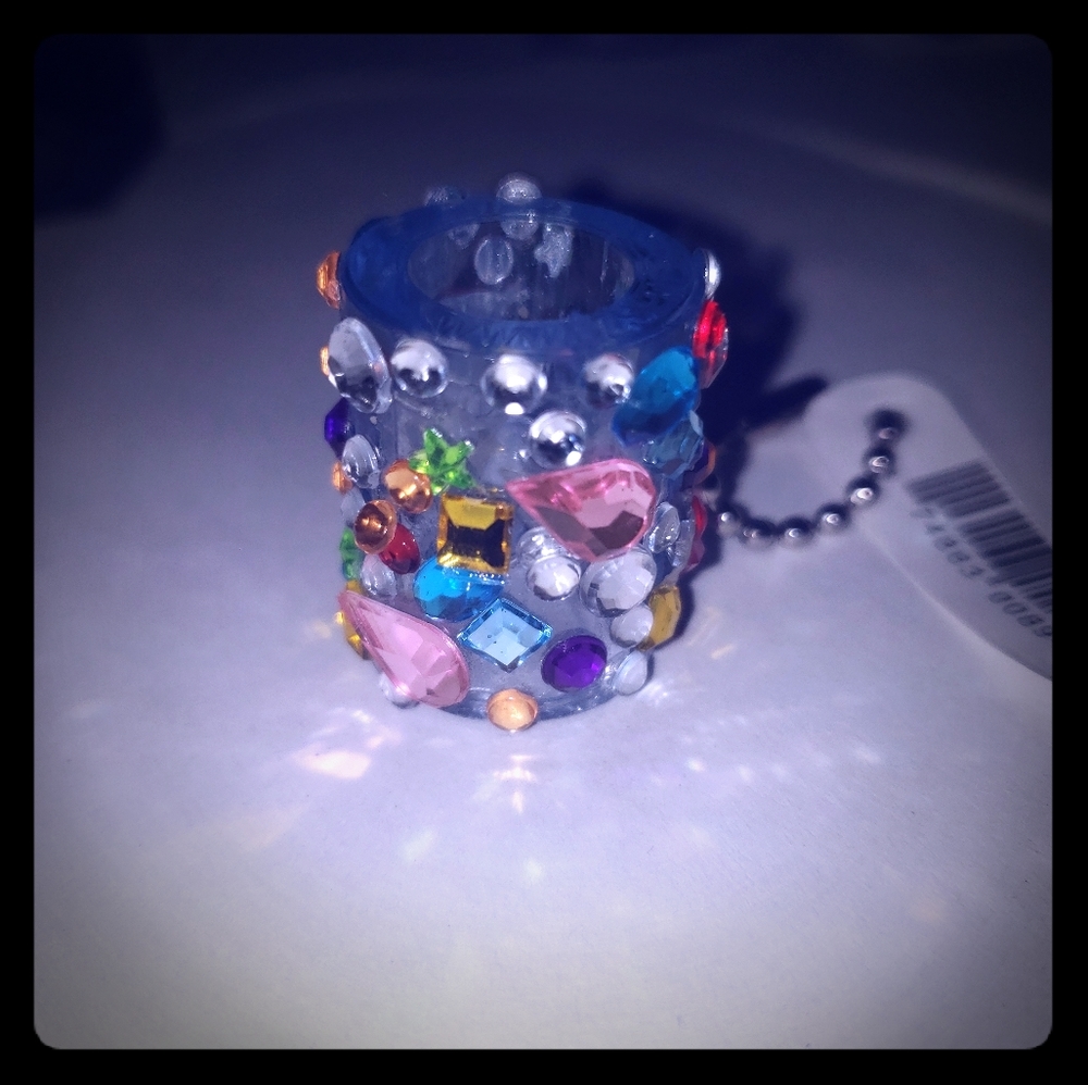 Bejeweled cigar spliter